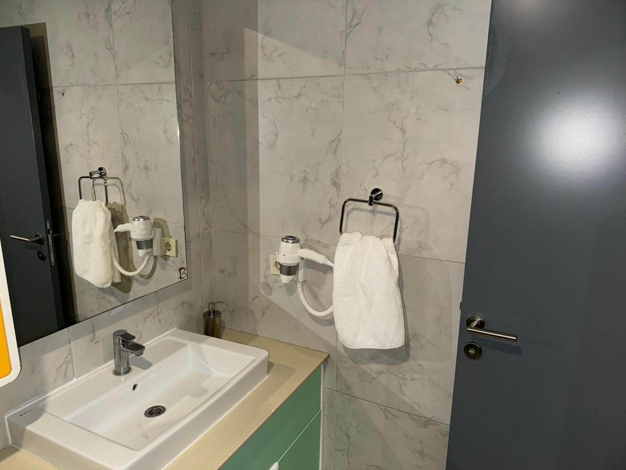 Aderans Hotel Istanbul Bagian luar foto
